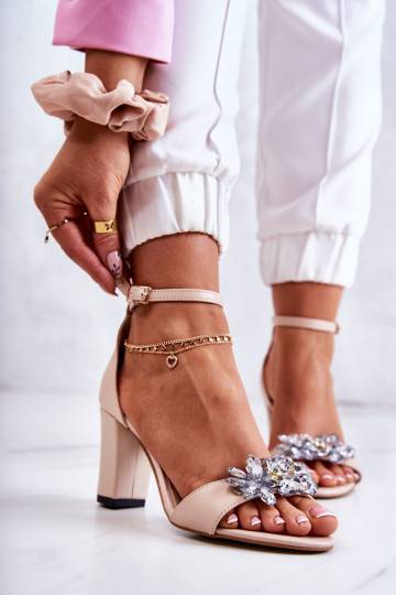 Sandales à talons et ornements beige Milessa