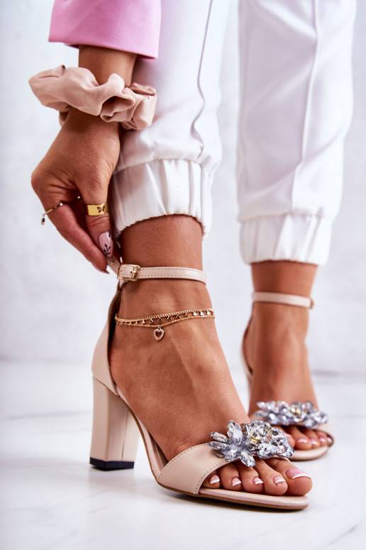 Sandales à talons et ornements beige Milessa