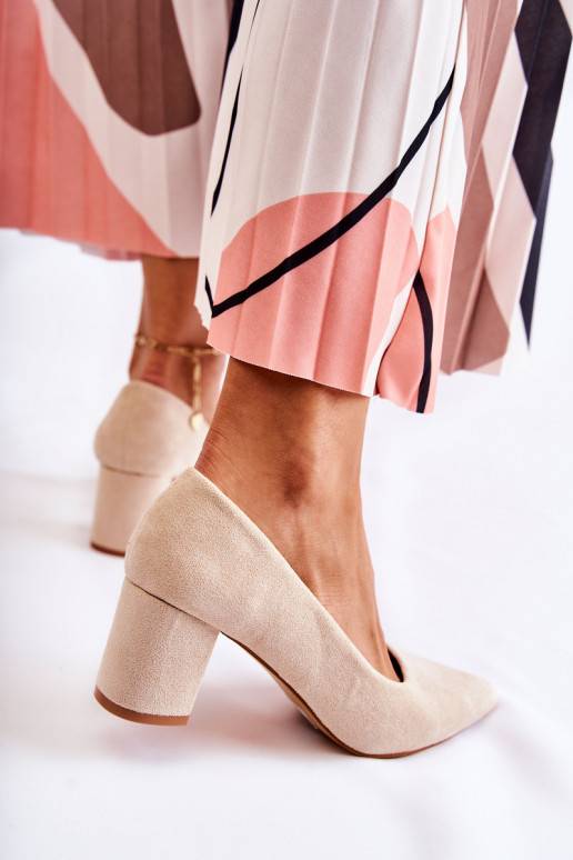 Modèle classique Chaussures à talons en daim beige Lency