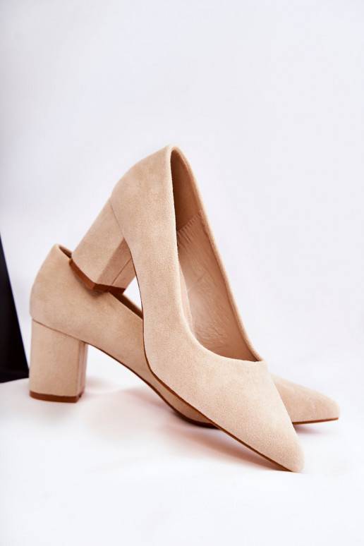 Modèle classique Chaussures à talons... Modèle classique Chaussures à talons...