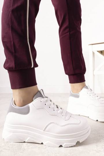 Chaussures de sport blanches