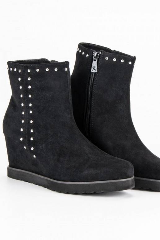 Bottes noires Bottes noires
