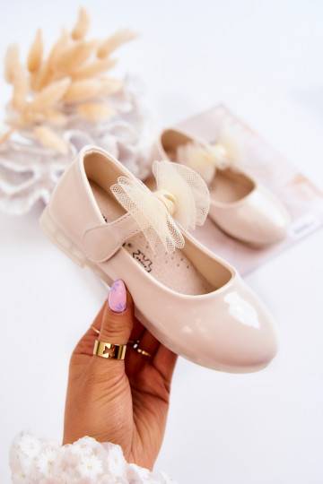 Ballerines enfant laquées à fermetures adhésives ivoire Carla