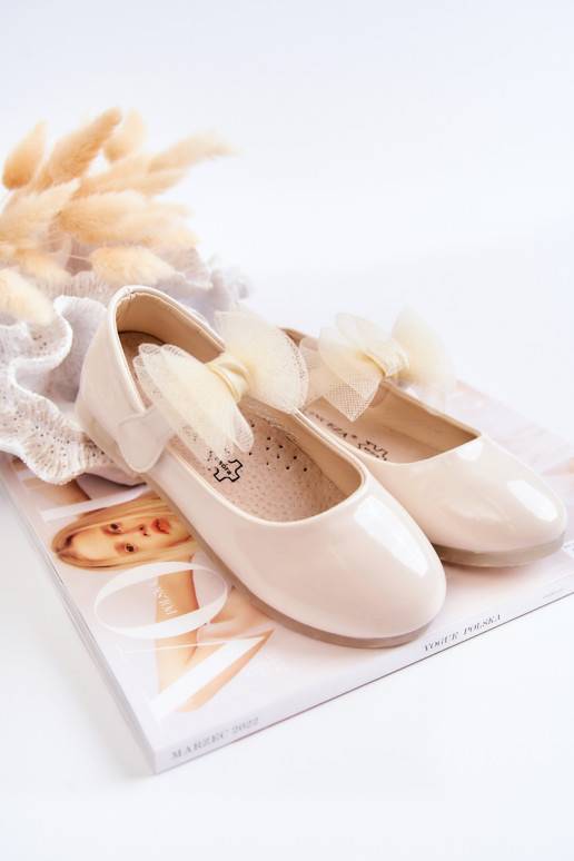 Ballerines enfant laquées à fermetures adhésives ivoire Carla