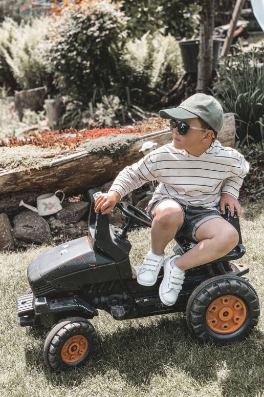 Baskets enfant à fermetures adhésives... Baskets enfant à fermetures adhésives...