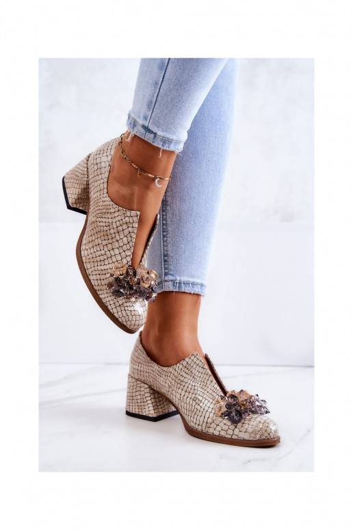 Chaussures avec détails élégants de... Chaussures avec détails élégants de...