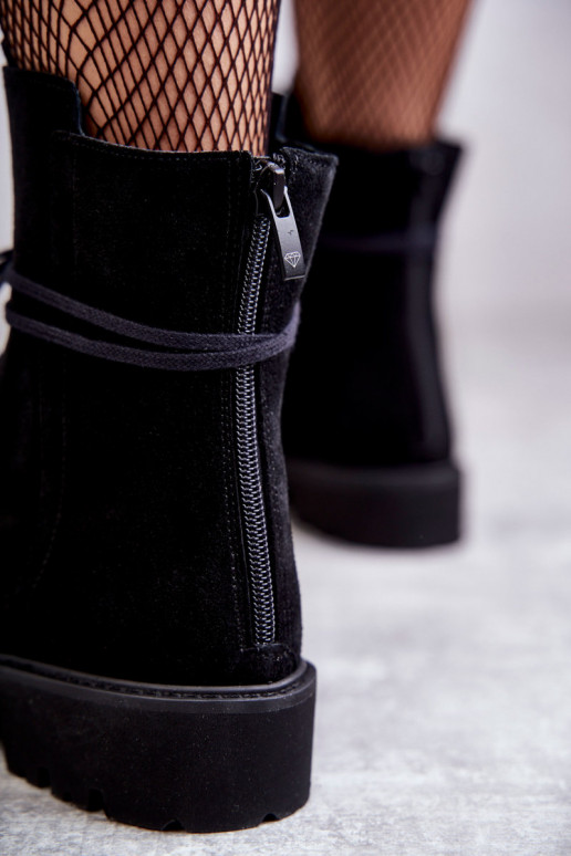 Bottines en daim avec fermetures... Bottines en daim avec fermetures...