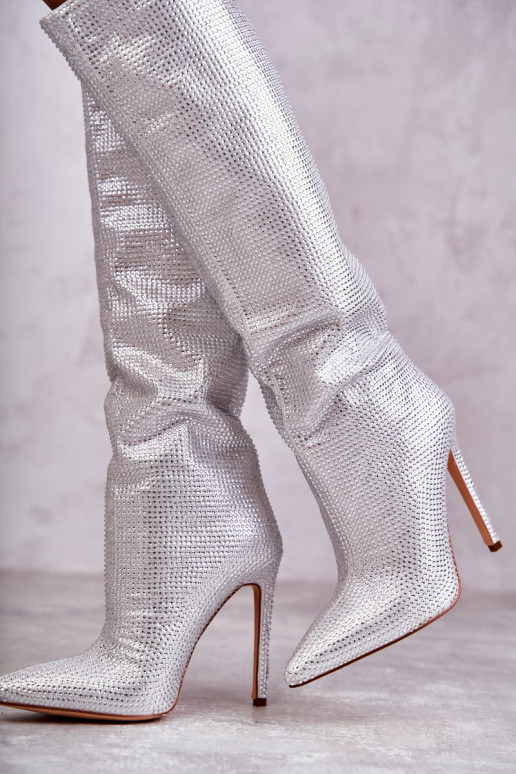 Bottes longues à talons fins couleur argent Lovisa
