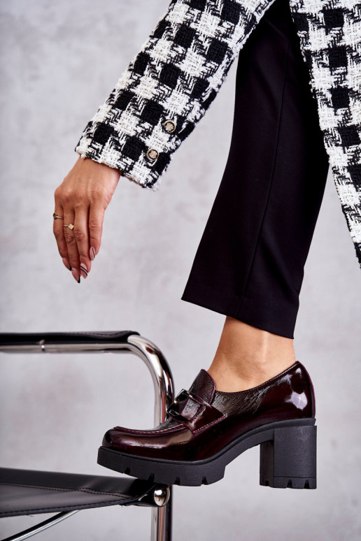 Chaussures de style élégant à talons... Chaussures de style élégant à talons...