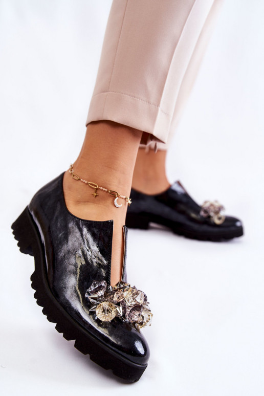 Chaussures pour femmes avec ornements... Chaussures pour femmes avec ornements...