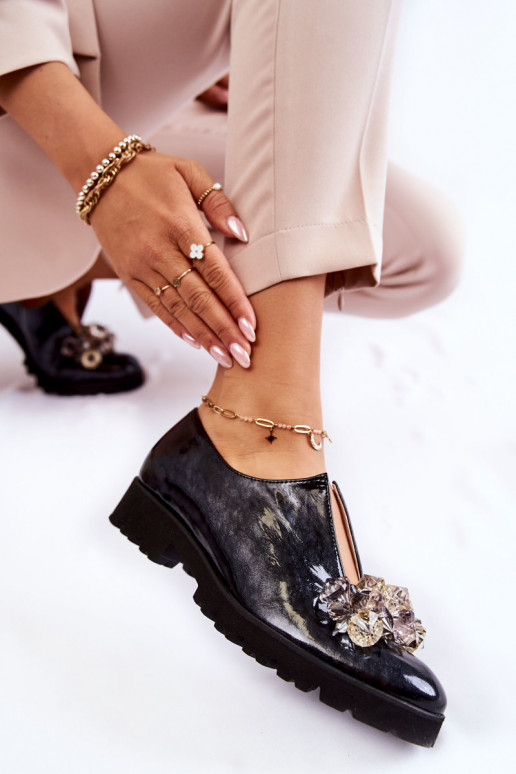 Chaussures pour femmes avec ornements... Chaussures pour femmes avec ornements...