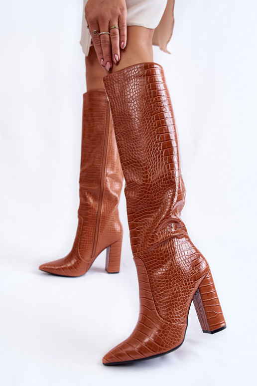 Bottes longues pour femmes couleur marron à talons
