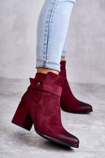 Bottes en daim rouge pour...