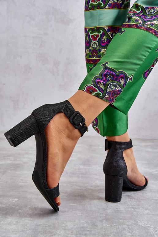 Talons hauts noirs brillants Maxim