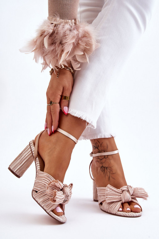 Talons hauts Callum avec rubans en ivoire