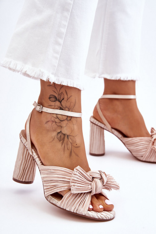 Talons hauts Callum avec rubans en ivoire