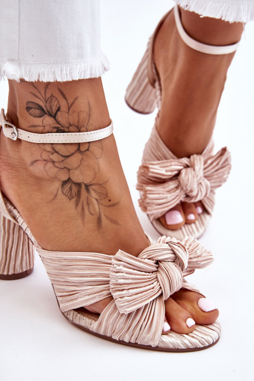 Talons hauts Callum avec rubans en ivoire