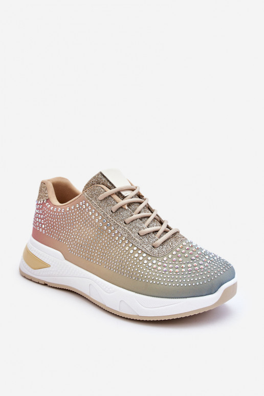 Baskets brillantes avec œillets scintillants de différentes couleurs
