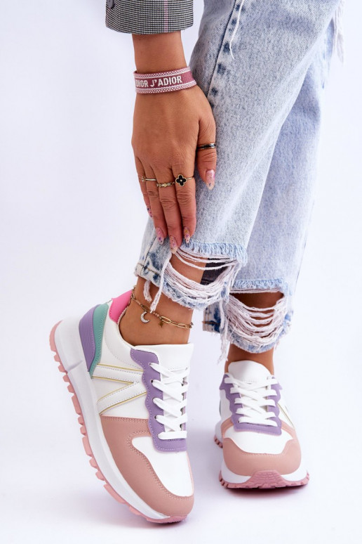 Chaussures de sport en différentes... Chaussures de sport en différentes...