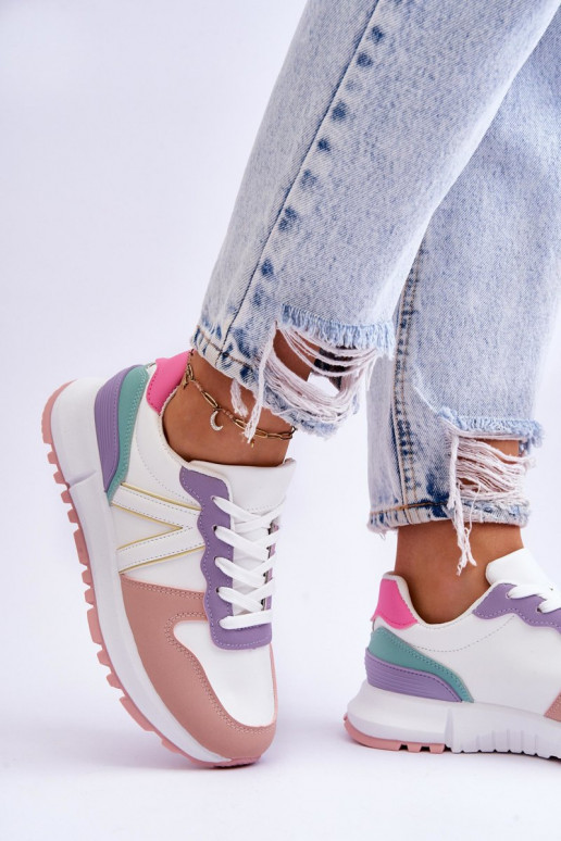 Chaussures de sport en différentes... Chaussures de sport en différentes...