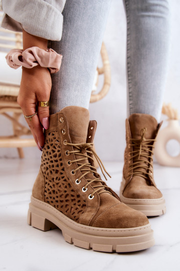 Bottines ajourées en daim...