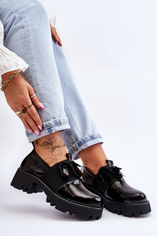 Chaussures en effet laqué noir avec de beaux détails Keily