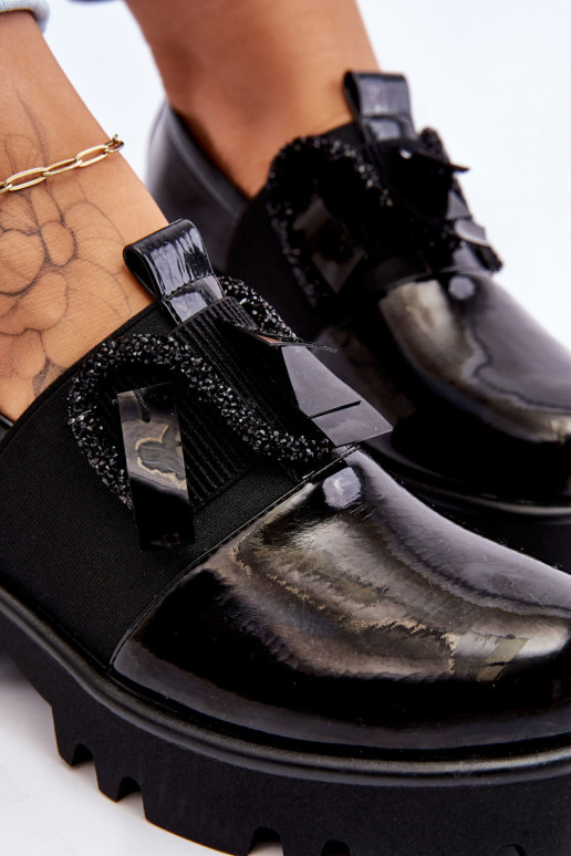 Chaussures en effet laqué noir avec de beaux détails Keily