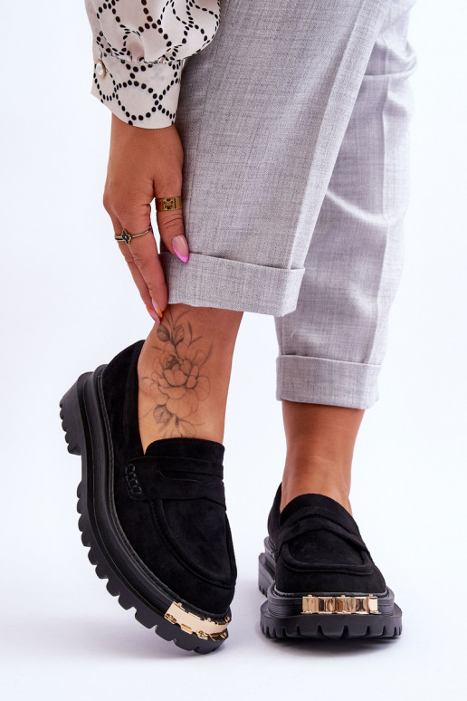 Mocassins modèle classique en daim... Mocassins modèle classique en daim...