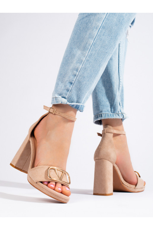 Chaussures à talon haut beige Vinceza Chaussures à talon haut beige Vinceza