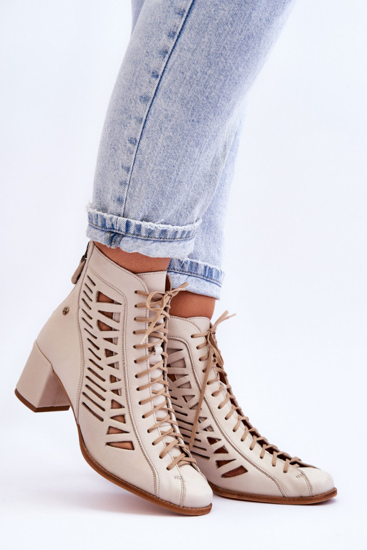 Bottines ajourées de modèle exclusif... Bottines ajourées de modèle exclusif...