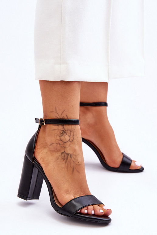 Sandales noires à talons pour femmes