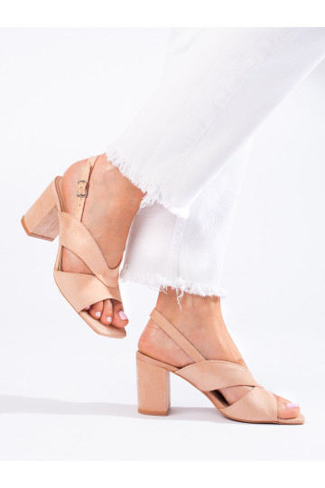 Chaussures en daim beige...