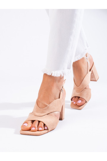 Chaussures en daim beige... 2