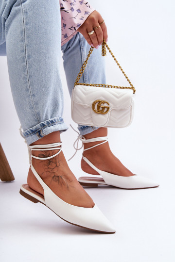 ballerines à lacets...