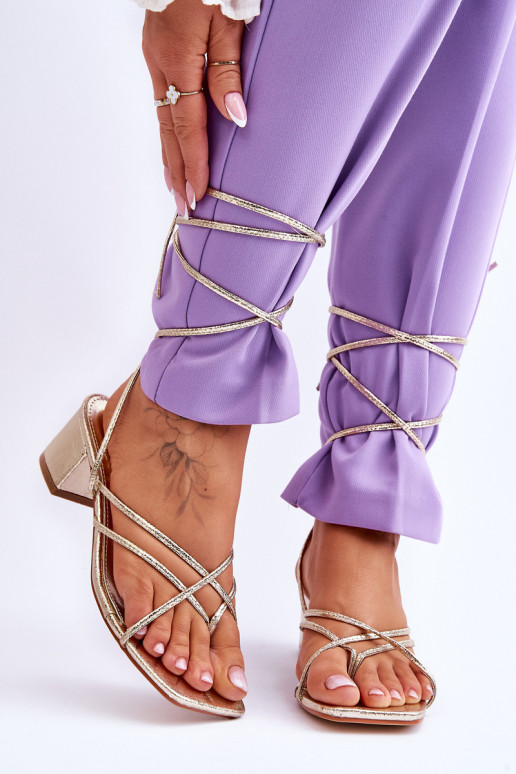 Chaussures à talons hauts avec lanières couleur or Secret Love