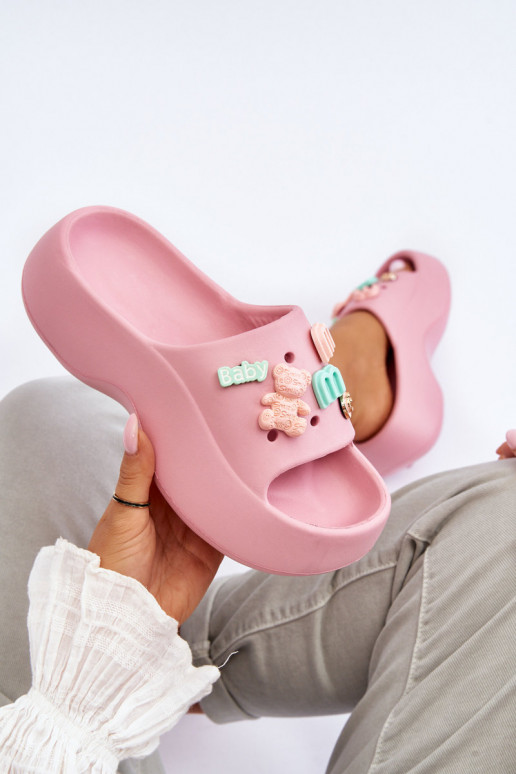 Chaussons Lorie rose clair avec de jolis détails