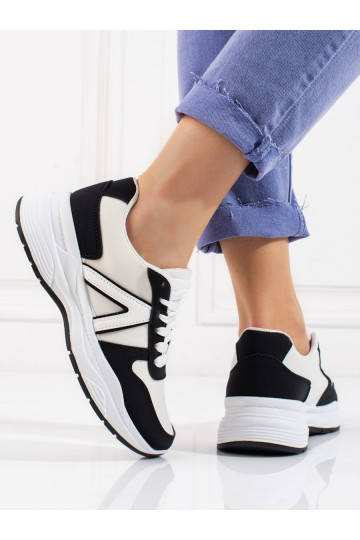 Chaussures de sport de couleur blanche Shelovet