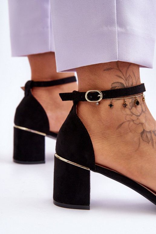 Chaussures à talons bas de couleur... Chaussures à talons bas de couleur...