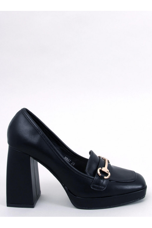 Une chaussure stylée à talon épais de couleur noire ALBERS BLACK
