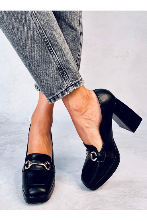 Une chaussure stylée à talon épais de couleur noire ALBERS BLACK