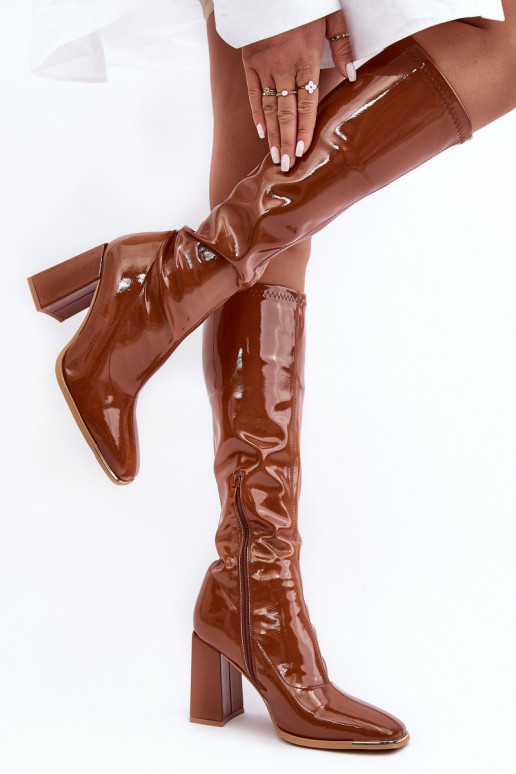Chaussures en cuir laqué à talon Shelovet couleur marron