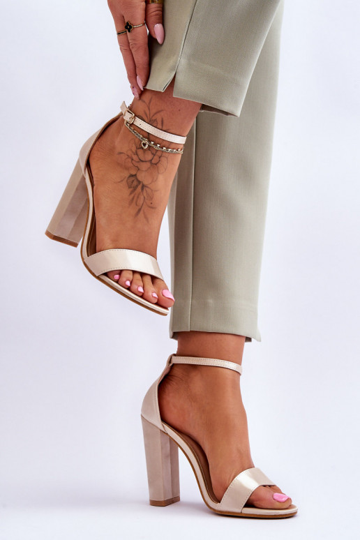 Sandales en matière satinée à talons de couleur beige Linsy