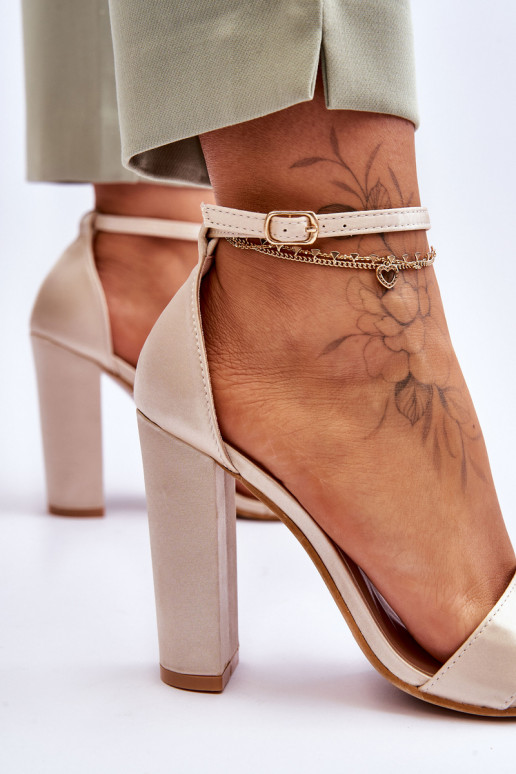 Sandales en matière satinée à talons de couleur beige Linsy