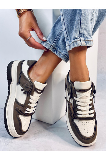 Chaussures modèle baskets à...