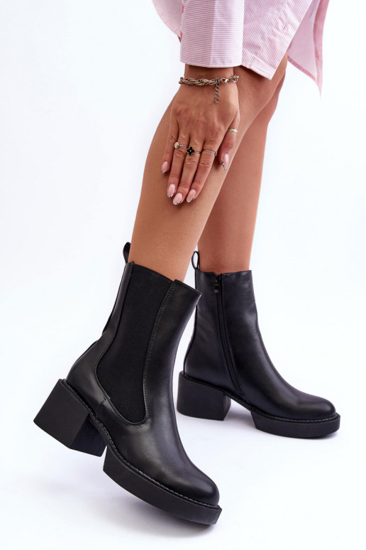 bottes élégantes à talon large en noir Ironna