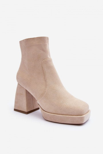 Bottes en daim à talons...