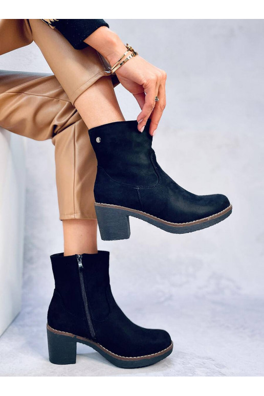 Chaussures à talon en caoutchouc de couleur noire LINZI BLACK