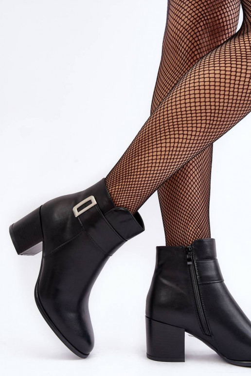 Bottines à talons hauts de couleur... Bottines à talons hauts de couleur...