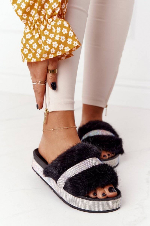 Chaussons à plateforme avec fourrure de couleur noire Impress