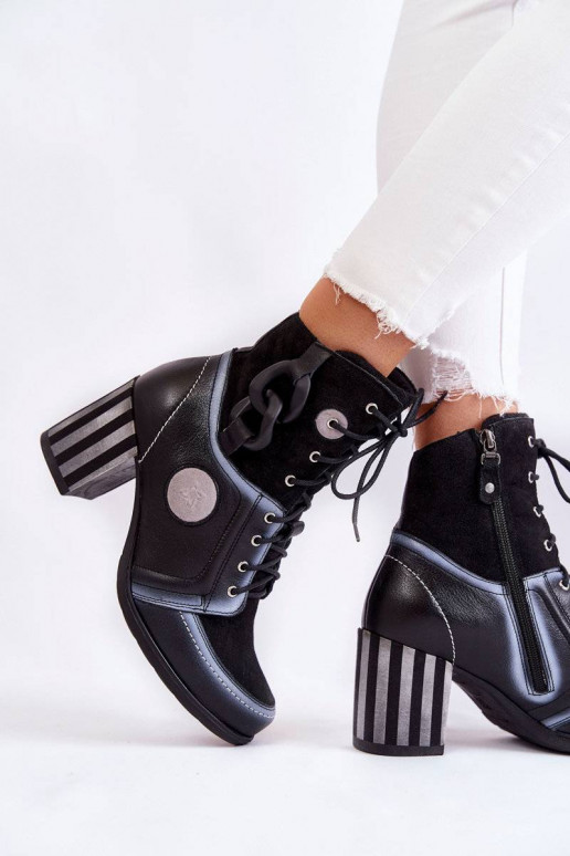 Bottes pour femmes au design exclusif de couleur noire